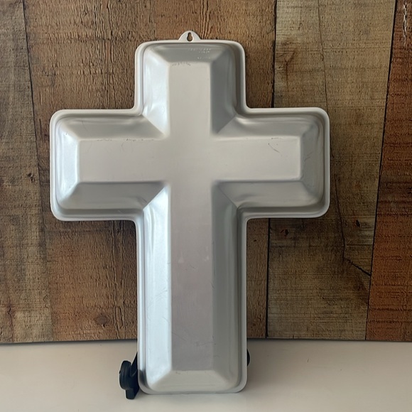 VTG Wilton Cross Cake Pan - Picture 6 of 10